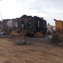 В Курманаевском районе проводится проверка по факту гибели мужчины на пожаре (18+)