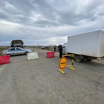 На въезде в Ясный и ЗАТО Комаровский дежурят полицейские