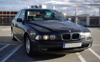 В Новотроицке расследуют дело об угоне и поджоге BMW