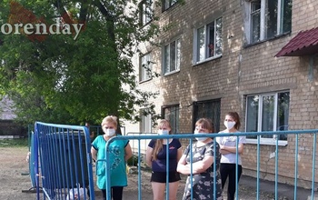 Жители закрытого на карантин общежития поговорили с прокурором Оренбурга