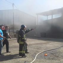 В Оренбурге сильный пожар на складах на улице Юркина (видео)