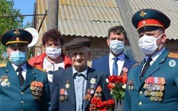 В Тоцком районе сегодня устроили мини-парад для ветеранов