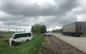 Оренбуржец за рулем автобуса врезался в грузовик