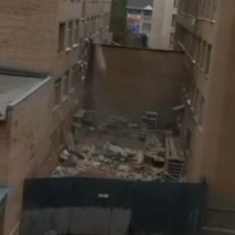 Пыль столбом: из-за ремонта в соседнем колледже оренбуржцам нечем дышать