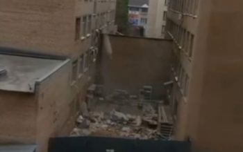 Пыль столбом: из-за ремонта в соседнем колледже оренбуржцам нечем дышать