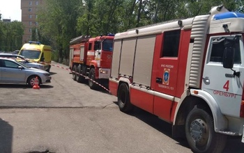 В Оренбурге тушили пожар в здании бизнес-центра 