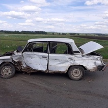 В Оренбуржье водитель выскочил на ВАЗе с полевой дороги и нашел смерть