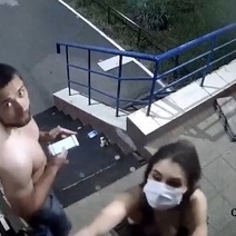 Влюбленная парочка устроила дебош в оренбургском дворе