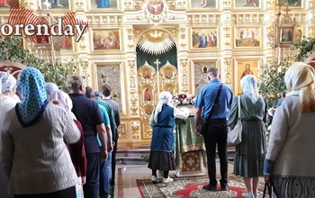 Православные оренбуржцы отмечают праздник Святой Троицы
