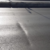 Оренбуржцы жалуются на состояние только-только отремонтированного путепровода