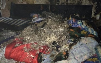 В Оренбуржье пожарные вынесли пожилого курильщика из горящей квартиры