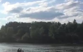 На базе отдыха мужчина на гидроцикле влетел в толпу оренбуржцев