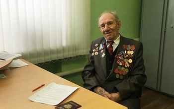 В день празднования годовщины парада Победы оренбургский ветеран отметил свой 94-й день рождения