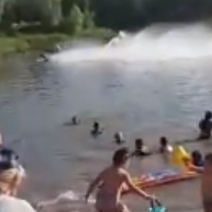 В полиции сообщили о том, что установили личность мужчины, который на гидроцикле вылетел на пляж