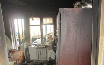 В селе Новосимбирка очевидцы спасли мужчину из горящей квартиры