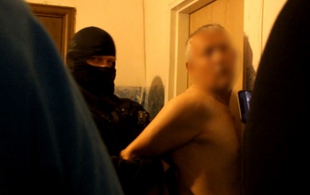 ВИДЕО: Задержание оренбургских преступников, обманывавших семьи тяжелобольных детей