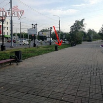 Обещанная главой Южного округа лавочка так и не вернулась в сквер у Дома памяти