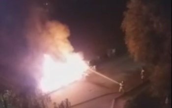 В Оренбурге ночью полыхала огромным пламенем мусорная площадка