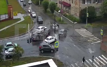 В Гае автомобилисты устроили разборки в стиле 90-ых прямо на дороге