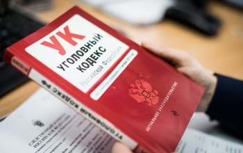 В Оренбуржье глава села подарила сыну муниципальную квартиру
