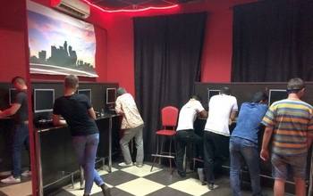 В Оренбурге полицейский помогал преступникам вести незаконный игорный бизнес
