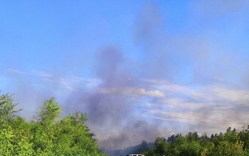 Под Оренбургом огонь вновь подобрался вплотную к дачам