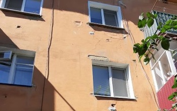 В Медногорске люди живут в доме, за который УК должно быть стыдно