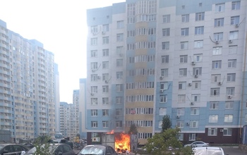 В Оренбурге вновь полыхала контейнерная площадка, заваленная мусором