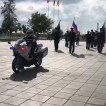 Шествие в Оренбурге в честь Дня российского флага