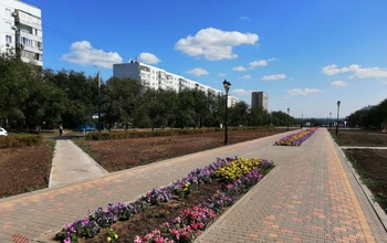 В некоторых оренбургских парках и скверах нет лавочек