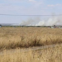 Жители Нижнесакмарского переживают, что из-за степного пожара не попадут домой