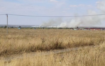 Жители Нижнесакмарского переживают, что из-за степного пожара не попадут домой