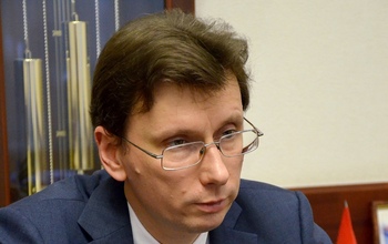 Обращение к школьникам, учителям и родителям министра образования Оренбуржья Алексея Пахомова