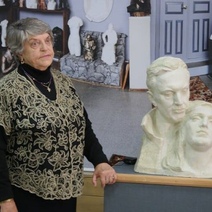 Оренбуржцев приглашают на чай к скульптору Петиной