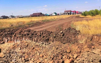Чиновники считают, что движение по переезду в Нижнесакмарском смертельно опасно