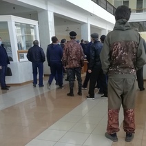 В Оренбурге охотники со всей области толпятся за заветными путевками