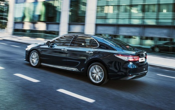 Для кого АО «Банк Оренбург» покупает седан бизнес-класса Toyota Camry?