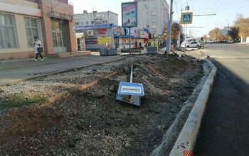 Проезжую часть на Туркестанской почти отремонтировали, а тротуары - нет