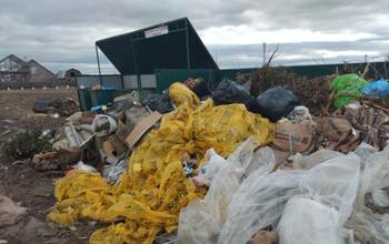 Под Оренбургом вместе с отходами в кузов мусоровоза попал мужчина