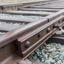 В Оренбурге пьяные подростки решили поспать на железнодорожных путях