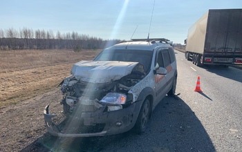 В Оренбуржье авто жителей Алтайского края и Курганской области не смогли проехать мимо друг друга