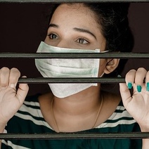 Контактных оренбуржцев обязали сидеть дома на карантине