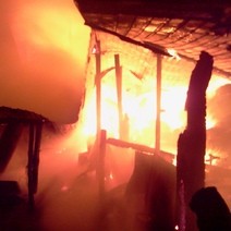 В Сорочинском районе пожар уничтожил надворные постройки