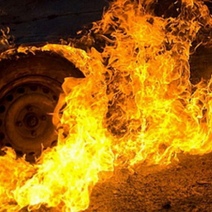 В Оренбурге на улице Пролетарской злоумышленник поджёг автомобиль