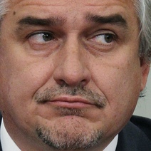 Управляющий сына Черномырдина не смог продать Bentley без мотора и половину гаража