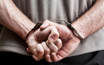 Оренбуржец насмерть забил своего сводного брата (18+)