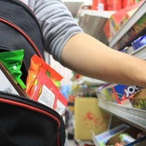 В Шарлыкском районе двое 18-летних любителей сладкого обокрали супермаркет