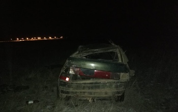 В Первомайском районе перевернулся «ВАЗ-21120»: пассажирка скончалась на месте ДТП (18+)