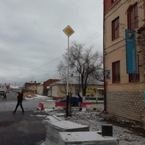 В Оренбурге на одном из перекрёстков знак 