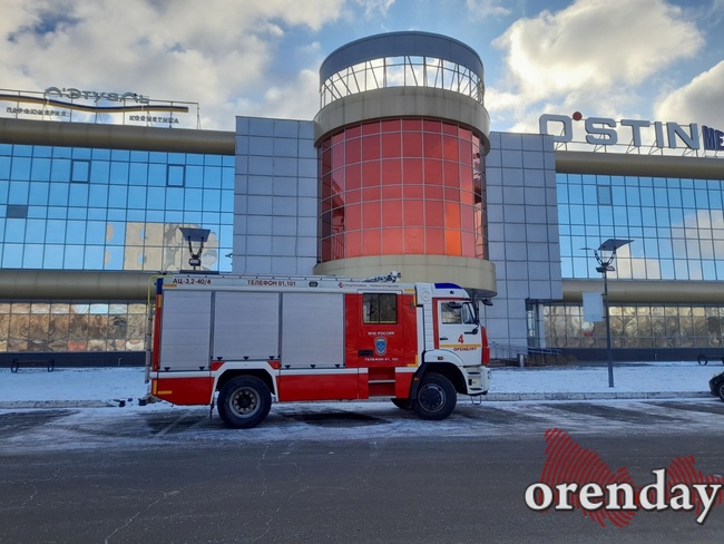 Орендей оренбург. Пожар в севере Оренбург. Пожар в ТЦ Север Оренбург. Хотели взорвать ТЦ Север Оренбург.